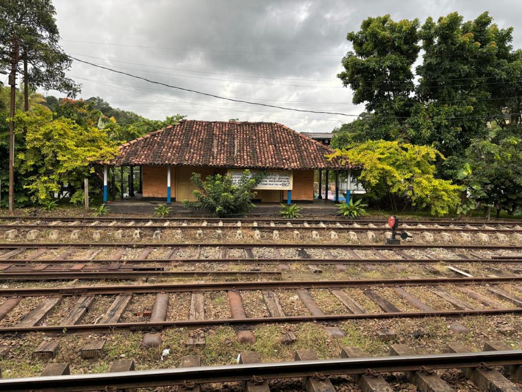 Peredeniya Railway Station Kandy